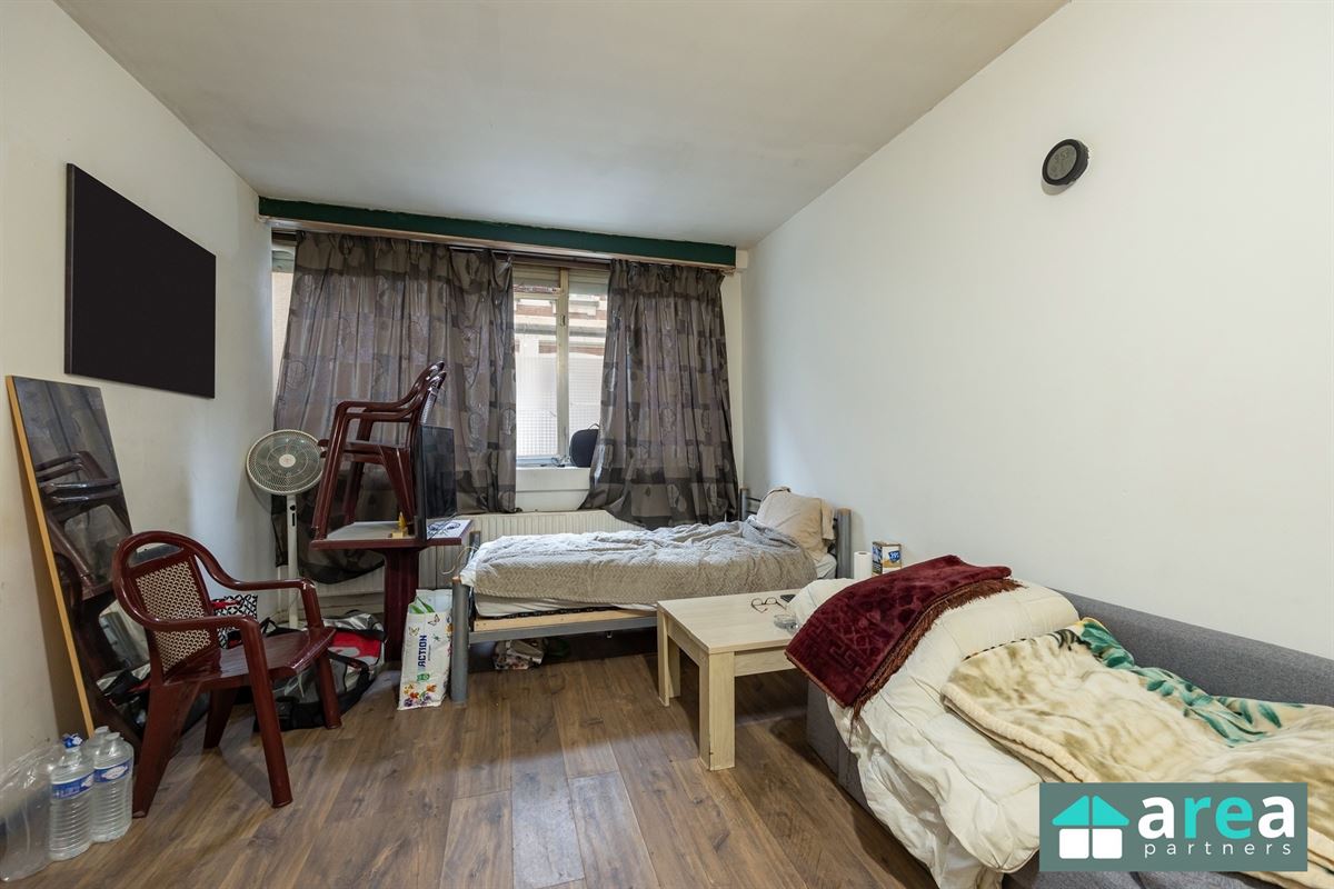 IN OPTIE! - Opbrengsthuis bestaande uit 4 units met toprendement!