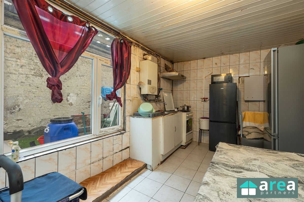 Opbrengsthuis bestaande uit 4 units met toprendement!