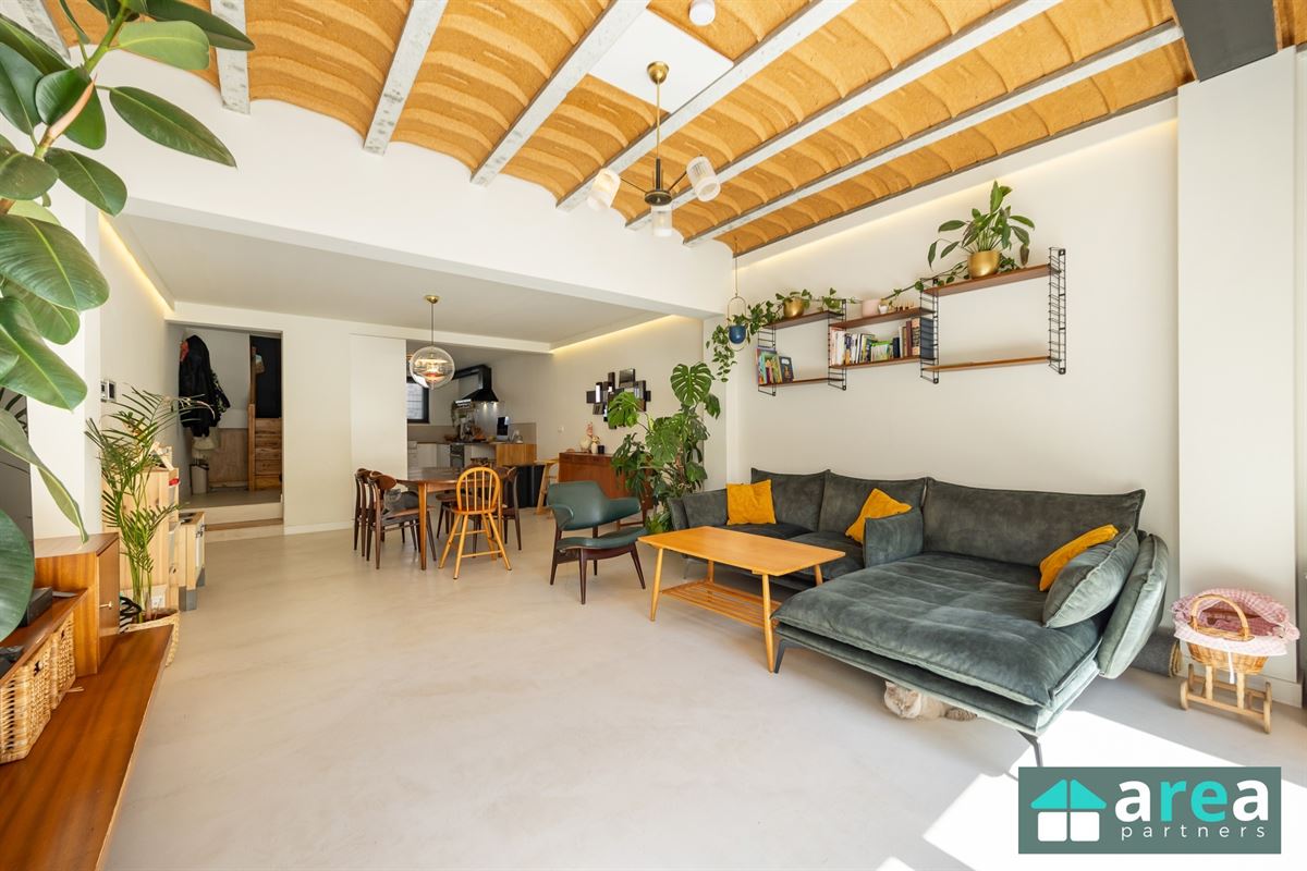 Gerenoveerde energiezuinige woning met 4 slpk en tuin!