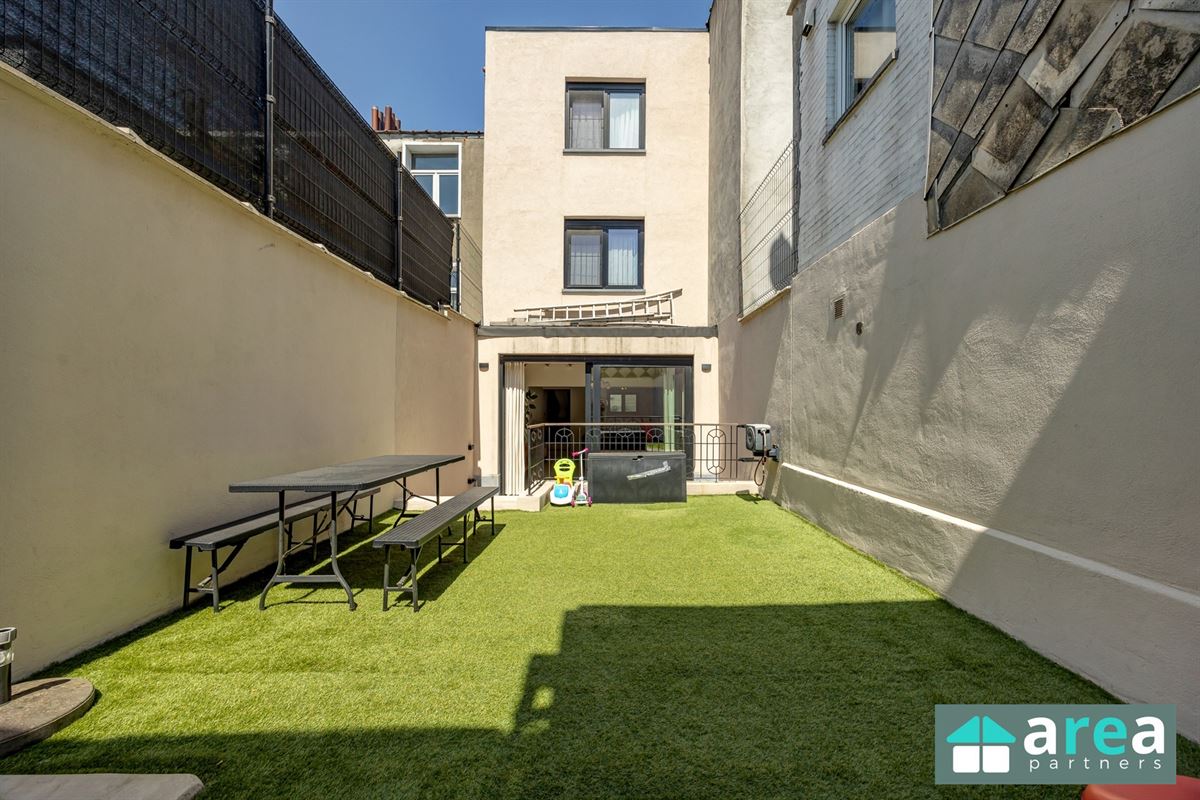 Gerenoveerde energiezuinige woning met 4 slpk en tuin!