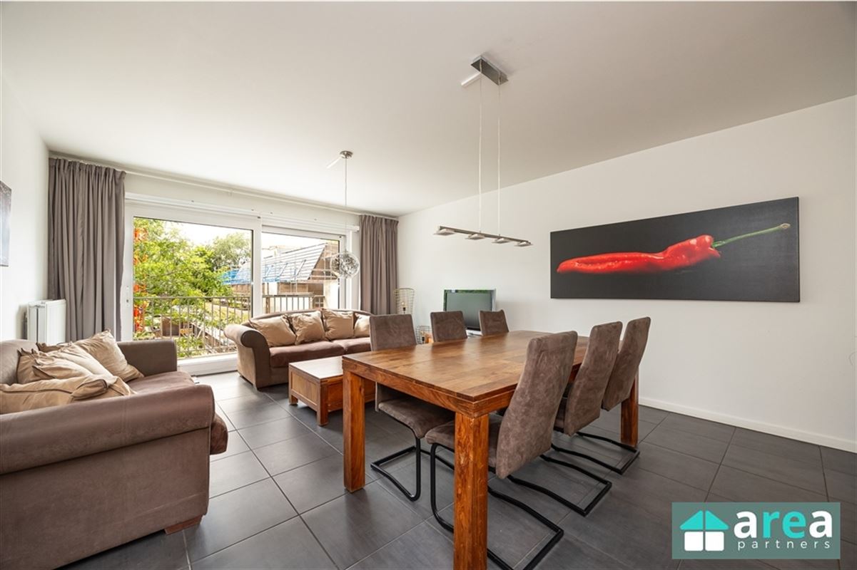 Instapklaar appartement met 2 slpk. én terras!