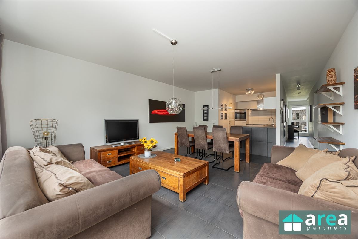 Instapklaar appartement met 2 slpk. én terras!