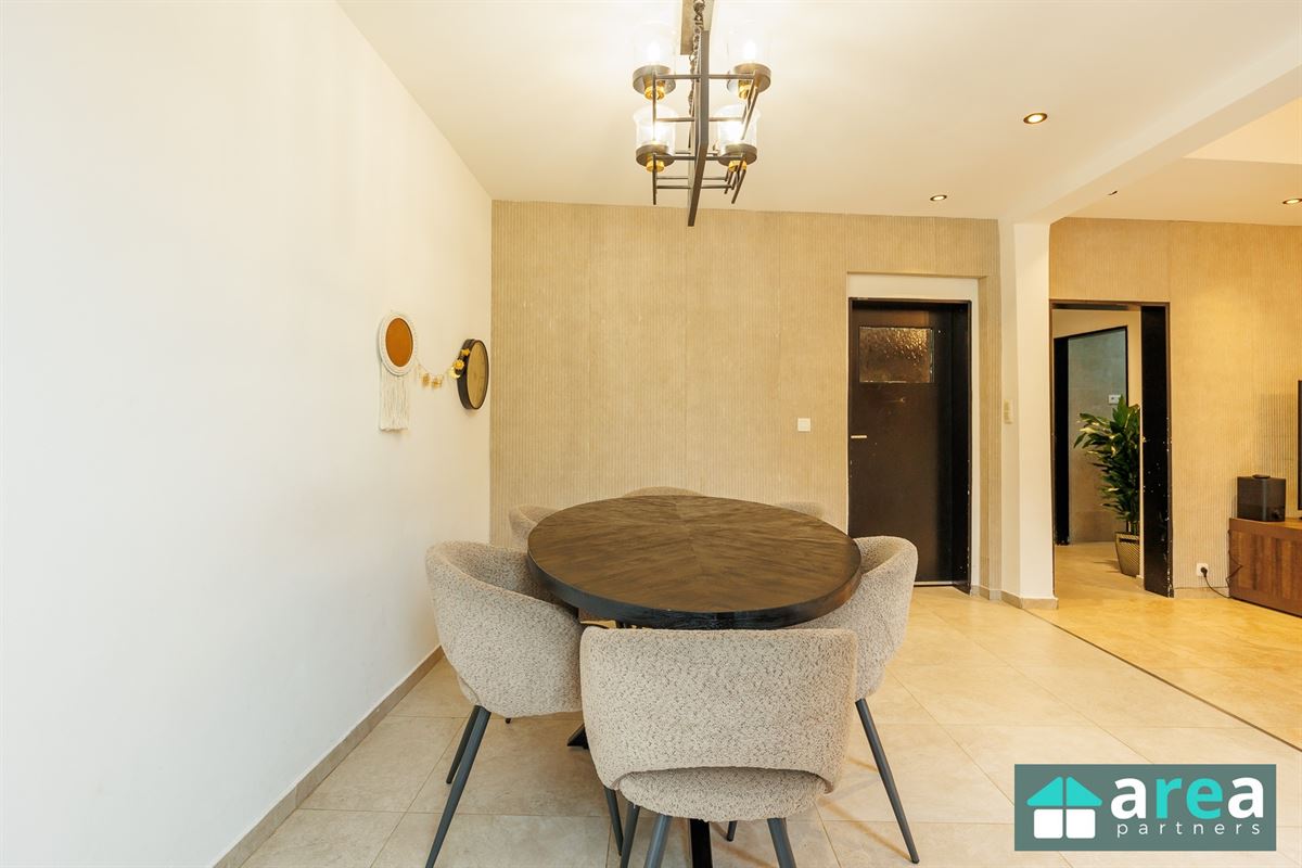 Instapklare woning met 5 slpk en zwembad!
