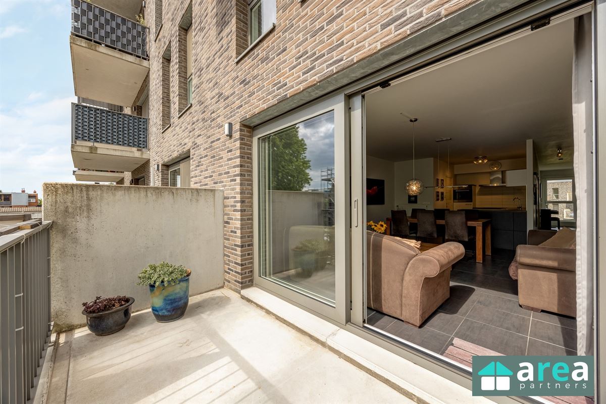 Instapklaar appartement met 2 slpk. én terras!