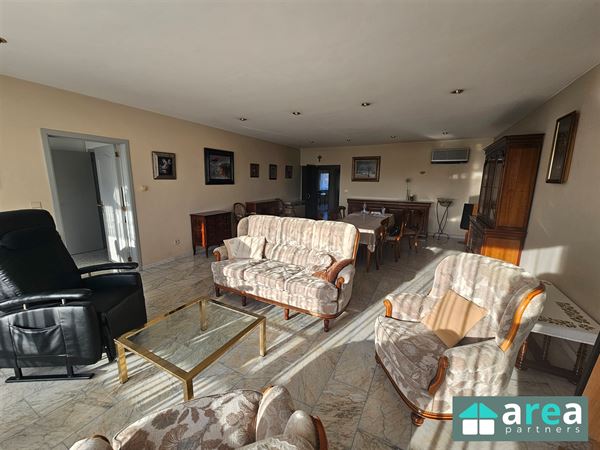 Appartement met 3 slpk, 2 badkamers en garagebox!