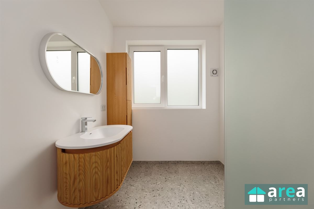 IN OPTIE! - Gerenoveerde en energiezuinige woning (EPC A!) met tuin!