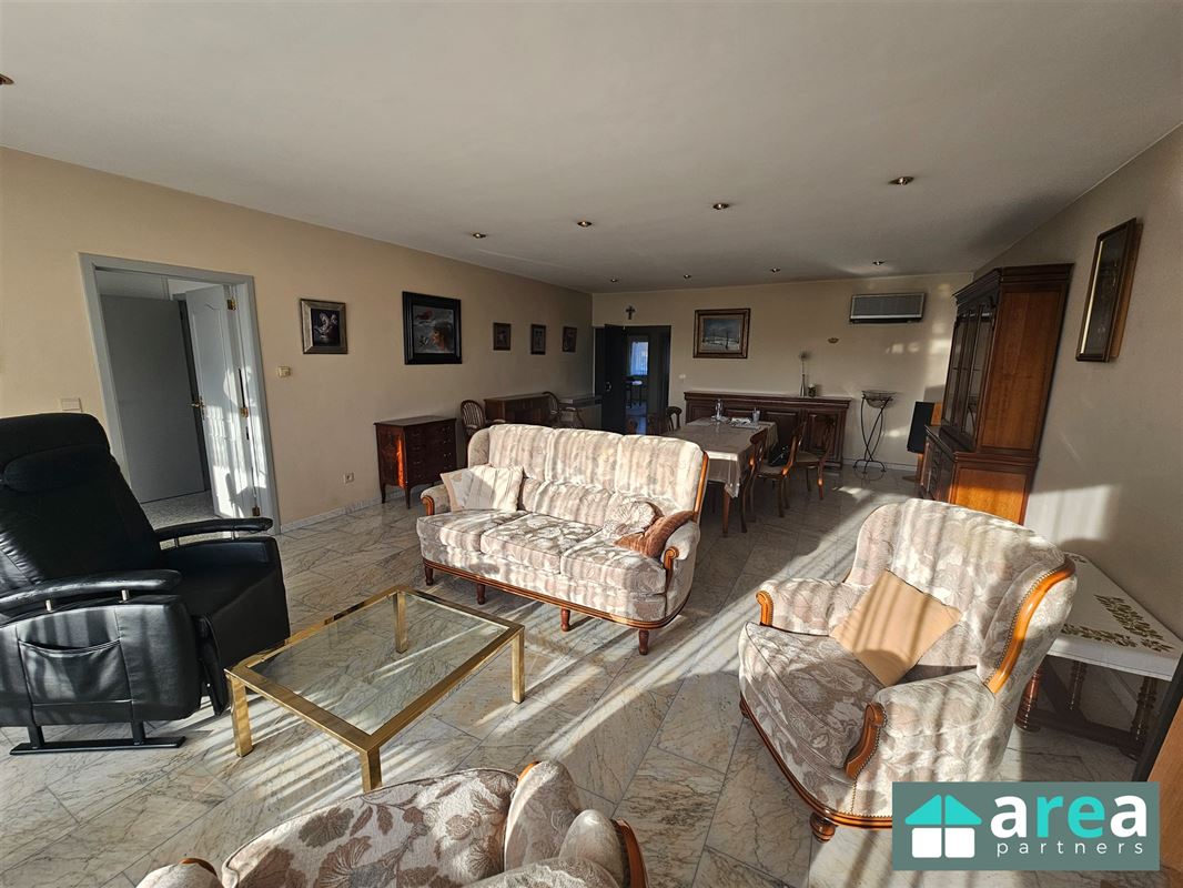 Appartement met 3 slpk, 2 badkamers en garagebox!