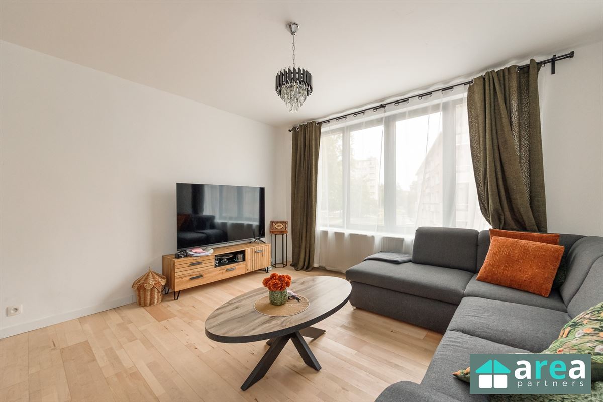 Ruime, op te frissen duplex!