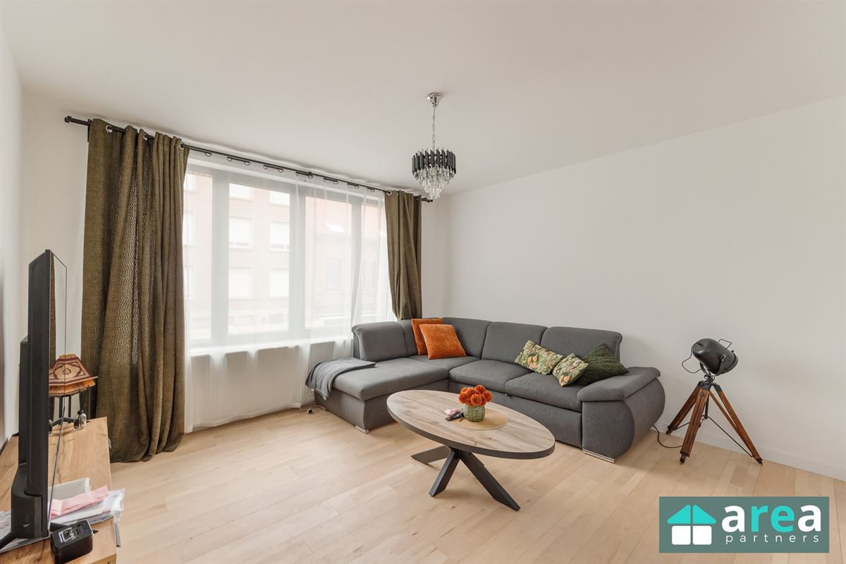 Ruime, op te frissen duplex!