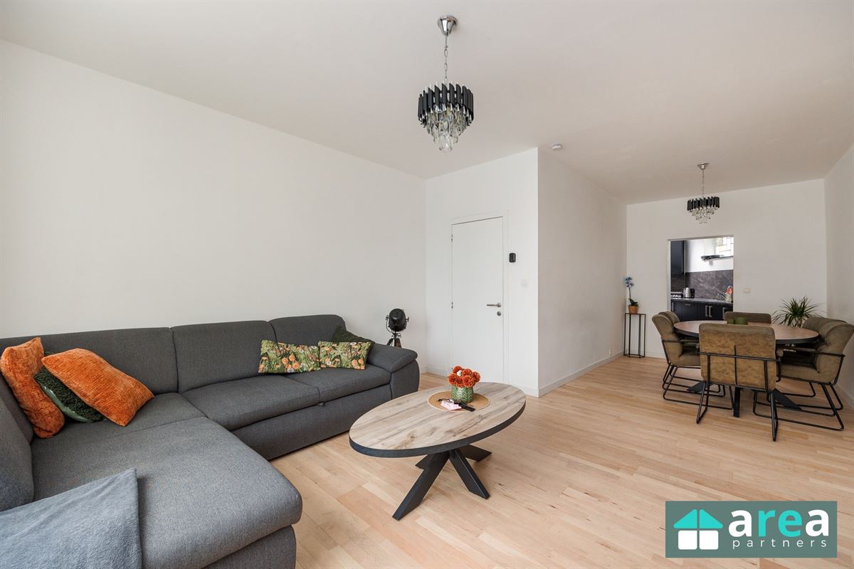 Ruime, op te frissen duplex!