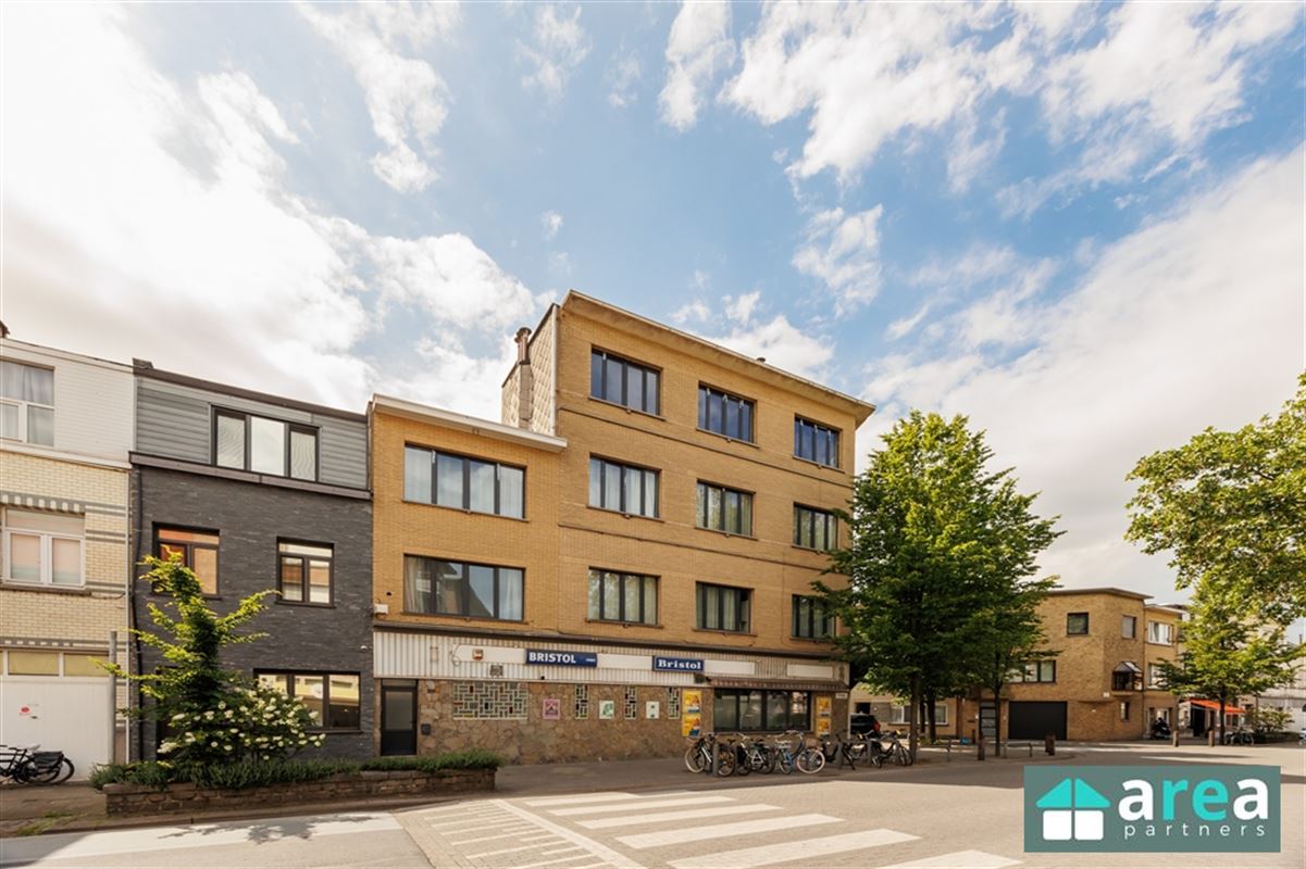 Op te frissen appartement met 2 slpk!