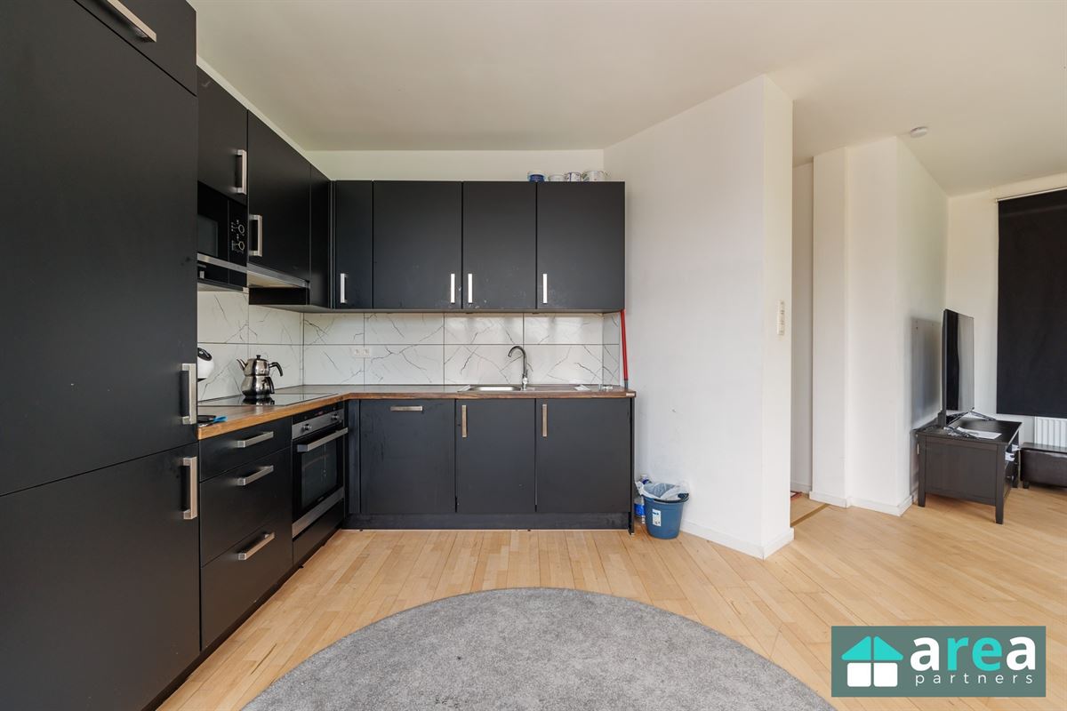 Op te frissen appartement met 2 slpk!