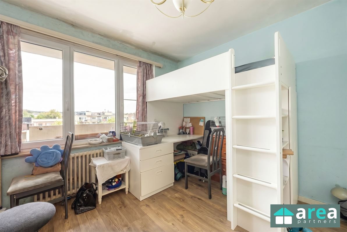 Opbrengsteigendom met 4 2slpk app en 4 garageboxen