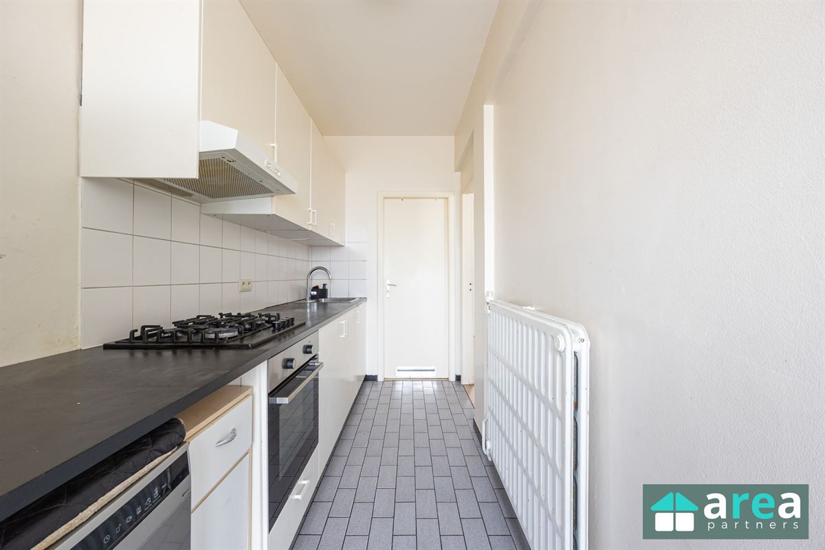 Ruim 2-slpk appartement met terras te Berchem