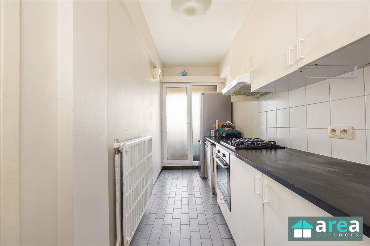 Ruim 2-slpk appartement met terras te Berchem