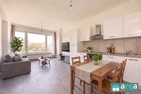Gerenoveerd appartement met 3 slpk!