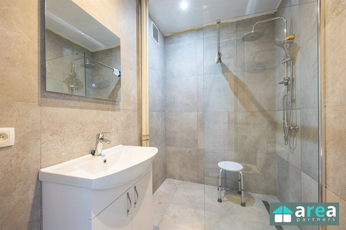 Gerenoveerd appartement met 3 slpk!