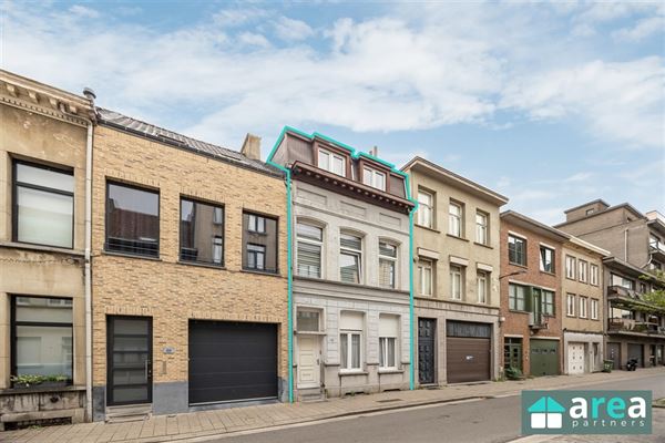 Te renoveren burgerwoning met ruime tuin vlakbij Krugerpark!