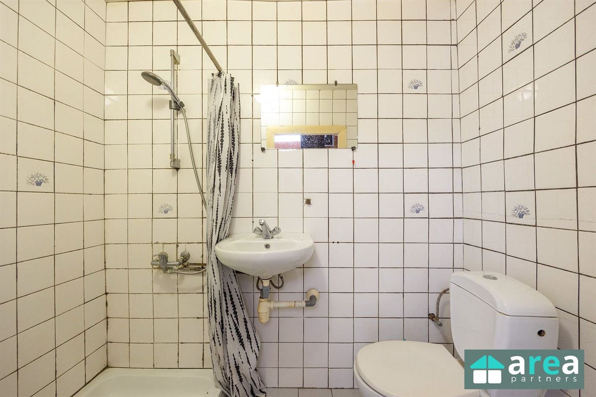 Woning opgedeeld in 3 entiteiten vlakbij Park spoor Noord te koop!