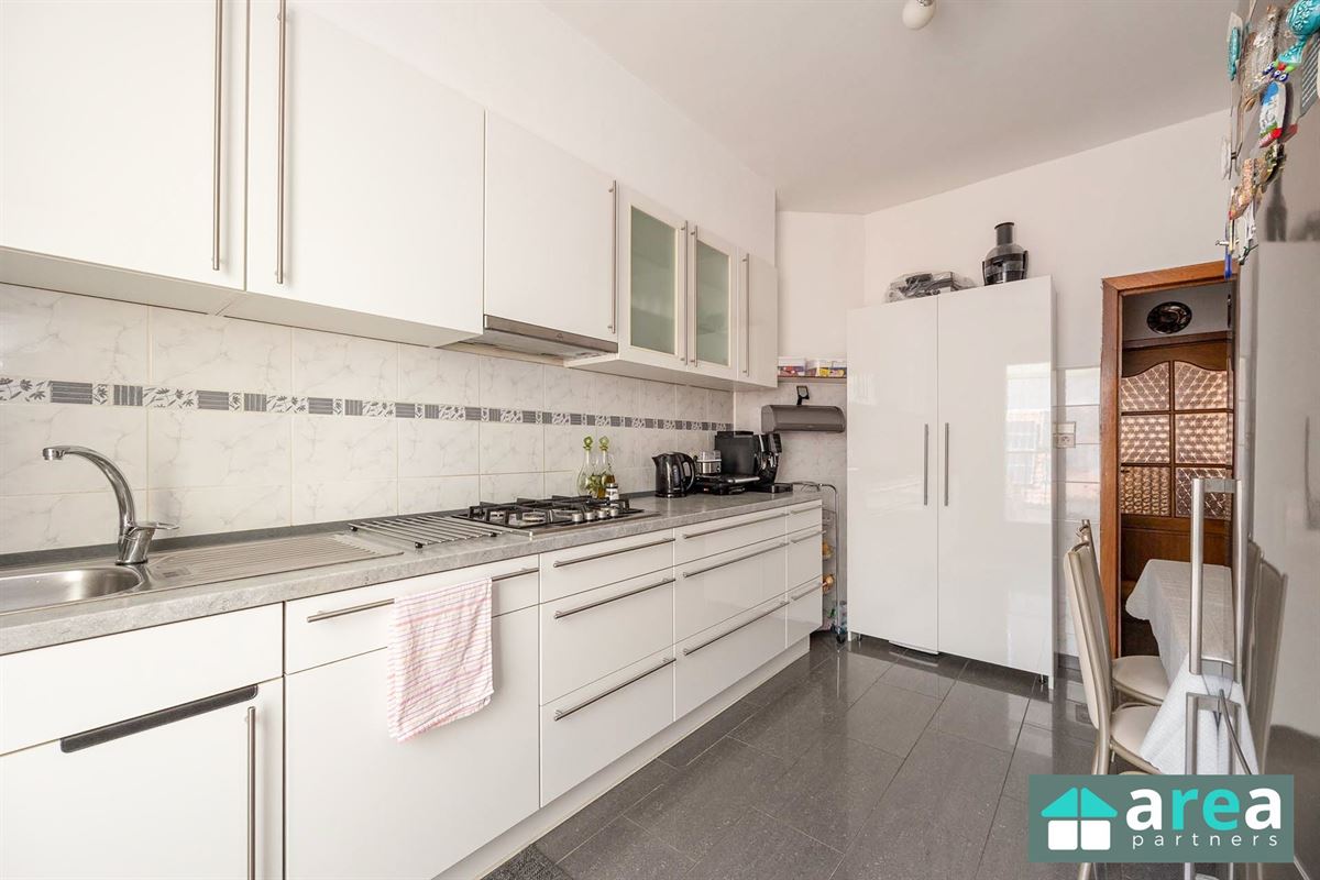 Woning opgedeeld in 3 entiteiten vlakbij Park spoor Noord te koop!