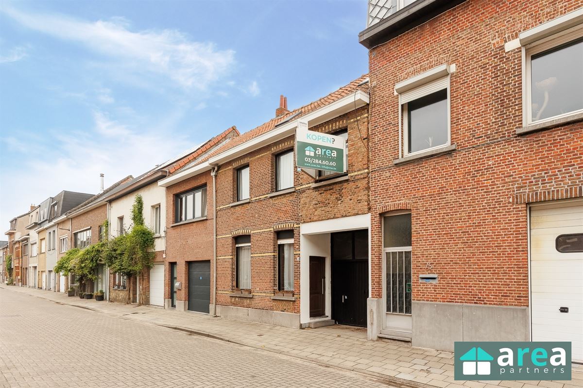 Instapklare woning met 5 slpk en zwembad!