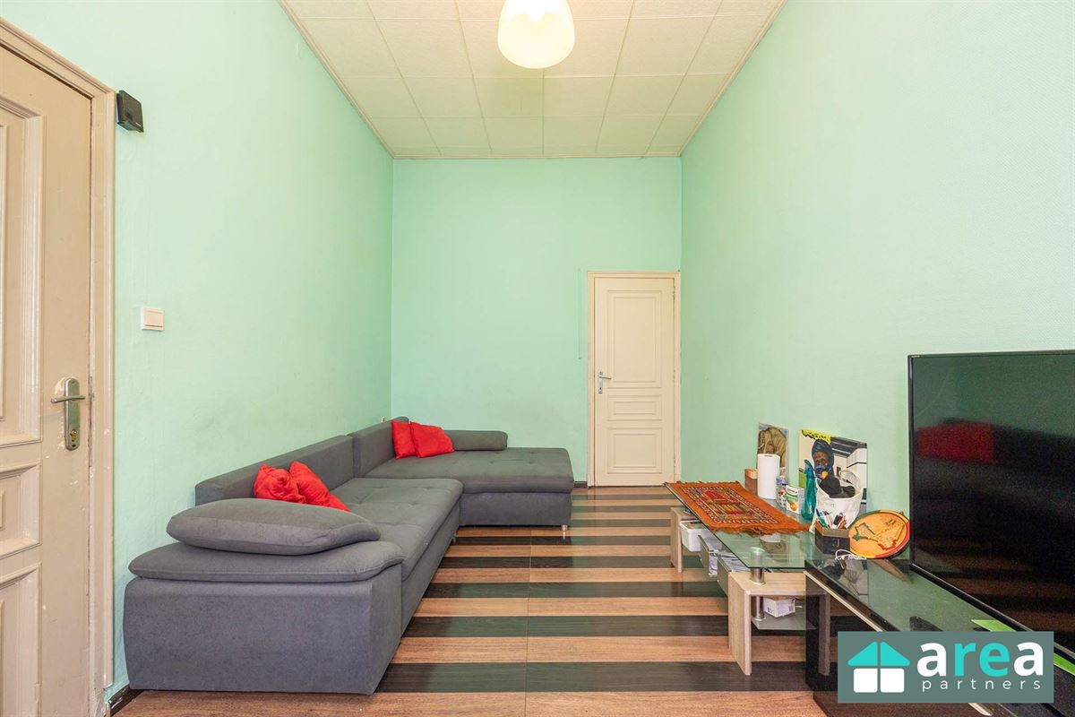 Woning opgedeeld in 3 entiteiten vlakbij Park spoor Noord te koop!