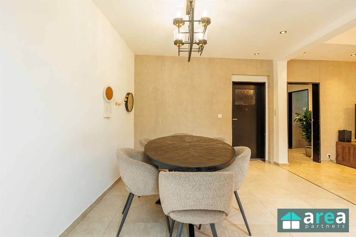 Instapklare woning met 5 slpk en zwembad!