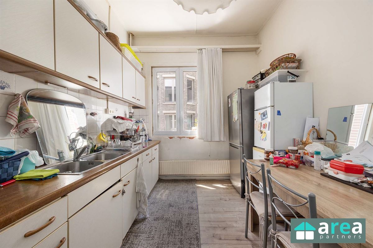 Woning opgedeeld in 3 entiteiten vlakbij Park spoor Noord te koop!