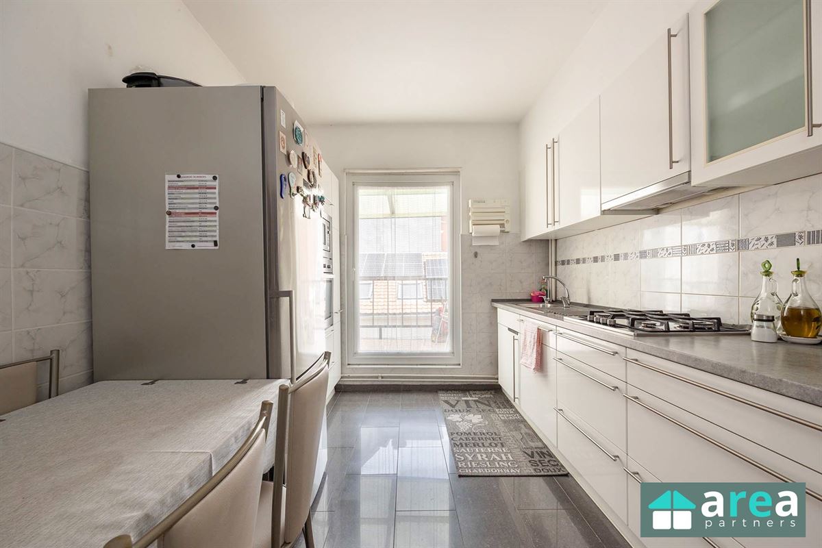Woning opgedeeld in 3 entiteiten vlakbij Park spoor Noord te koop!