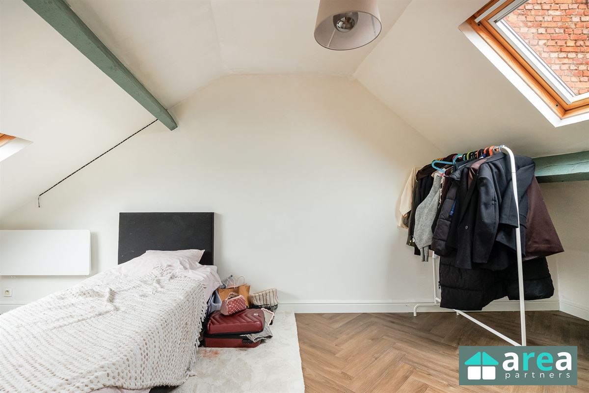 Instapklare woning met 5 slpk en zwembad!