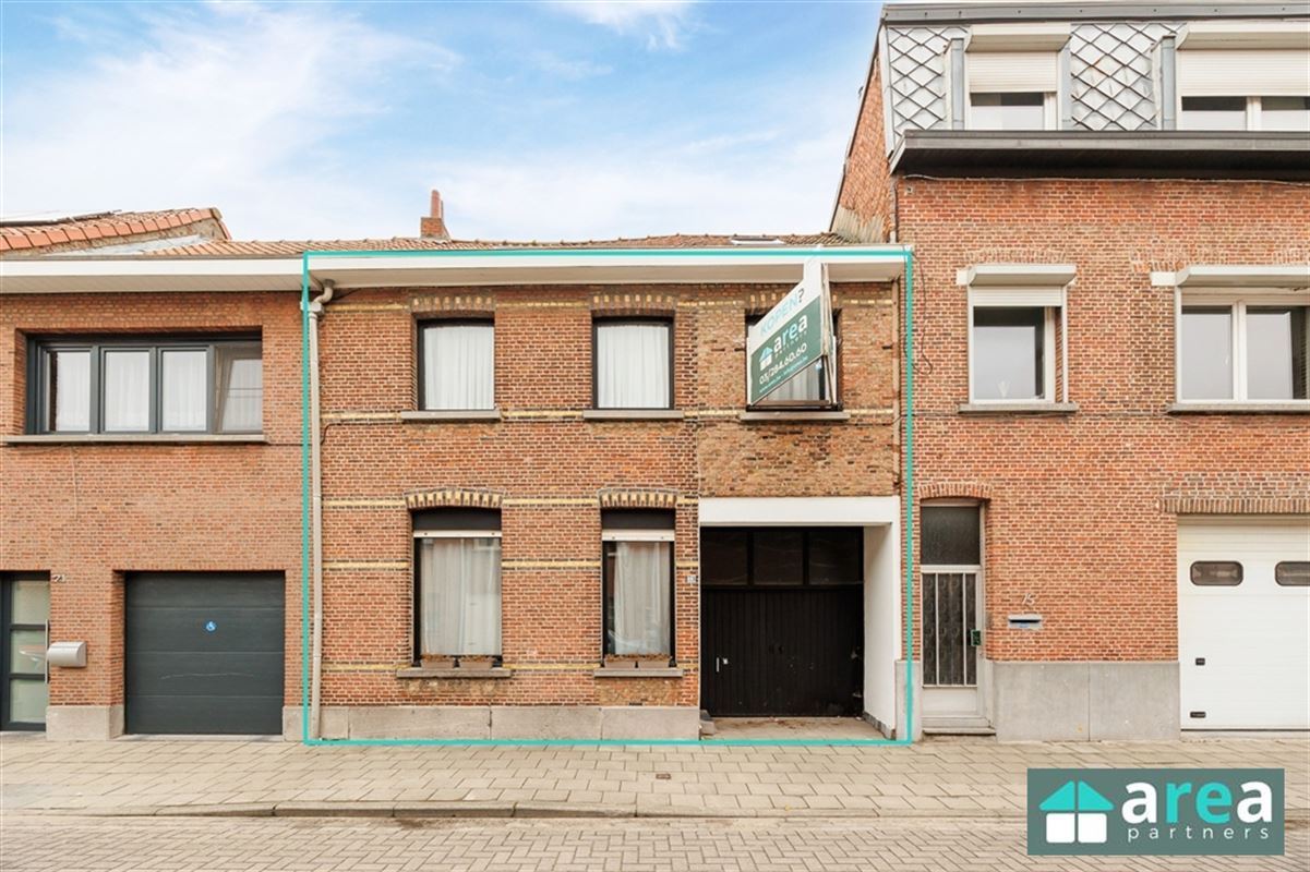 Instapklare woning met 5 slpk en zwembad!