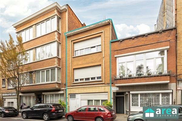 Ruime opbrengsteigendom bestaande uit 5units op centrale locatie!