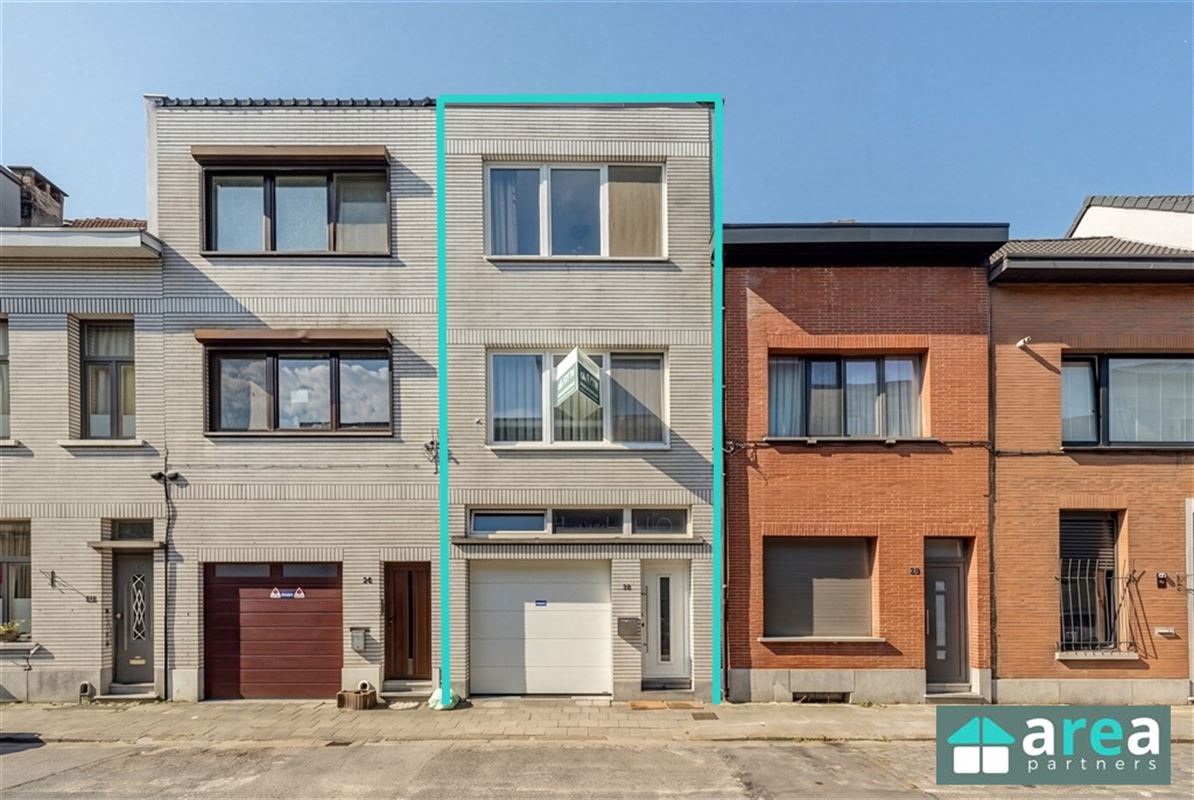 Instapklare woning met 4 slaapkamers, garage en magazijn in Boho!