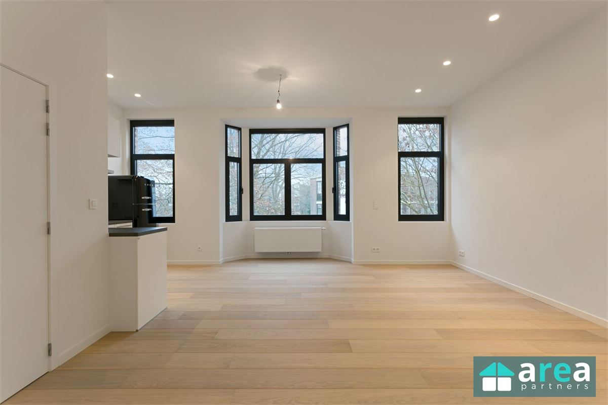 Gerenoveerd appartement met 1 slaapkamer en groot terras!