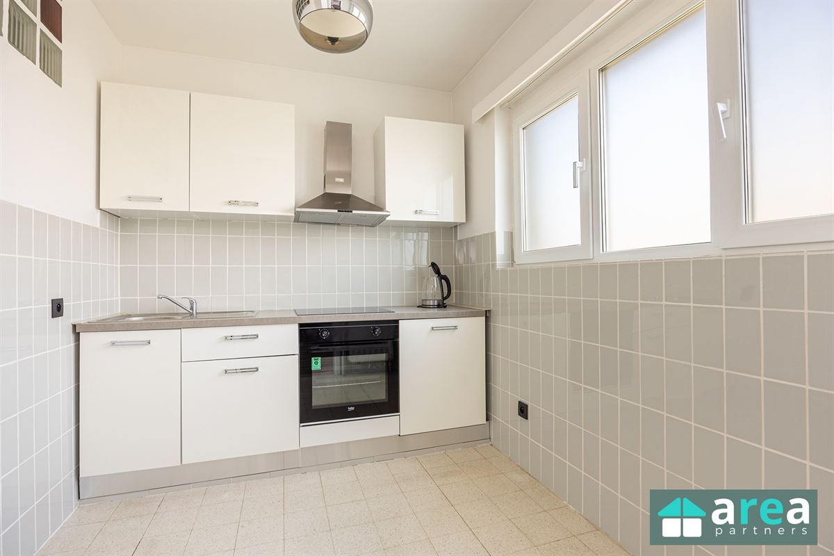 Lichtrijk appartement met 2slpk., terras én autostaanplaats!