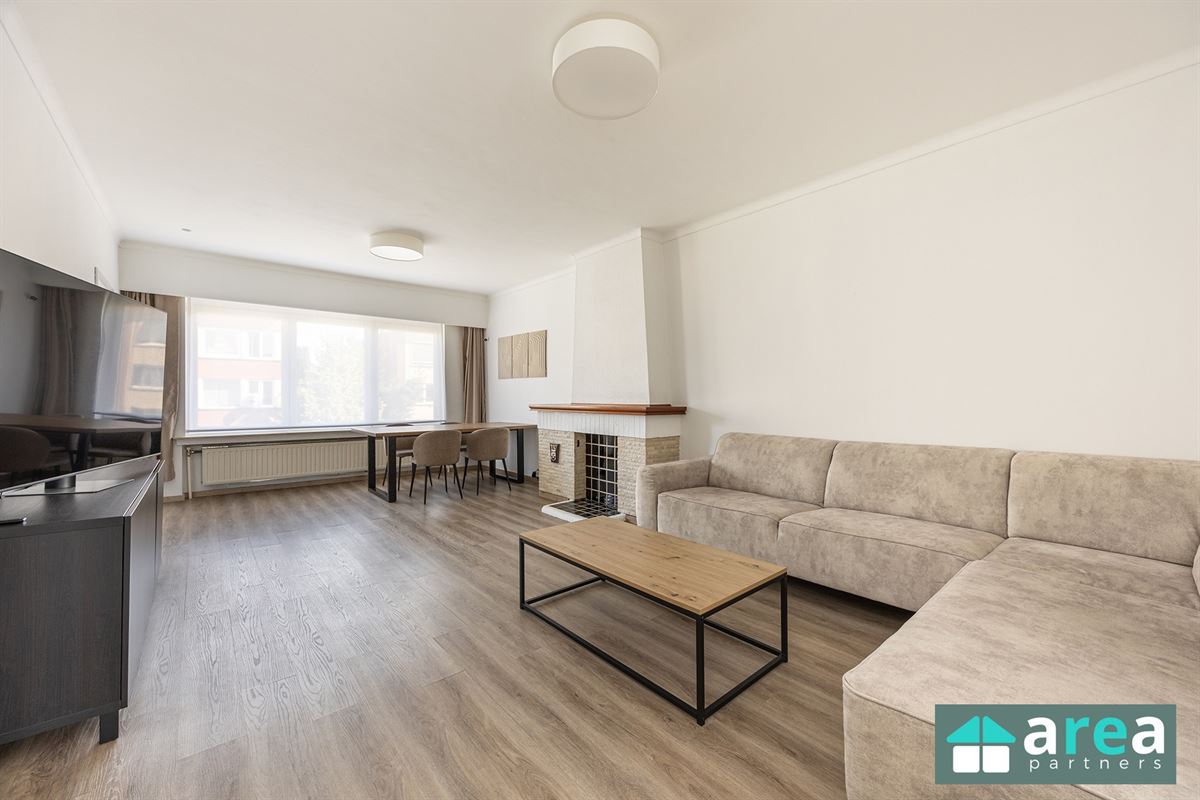 Lichtrijk appartement met 2slpk., terras én autostaanplaats!