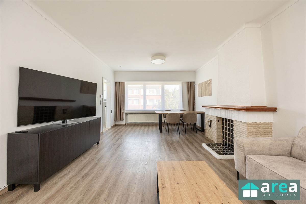 Lichtrijk appartement met 2slpk., terras én autostaanplaats!