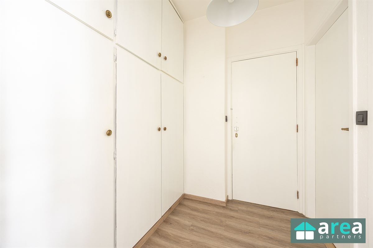 Lichtrijk appartement met 2slpk., terras én autostaanplaats!