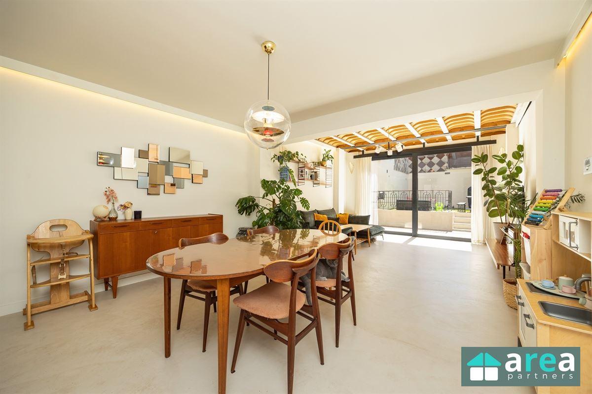 Gerenoveerde energiezuinige woning met 4 slpk en tuin!