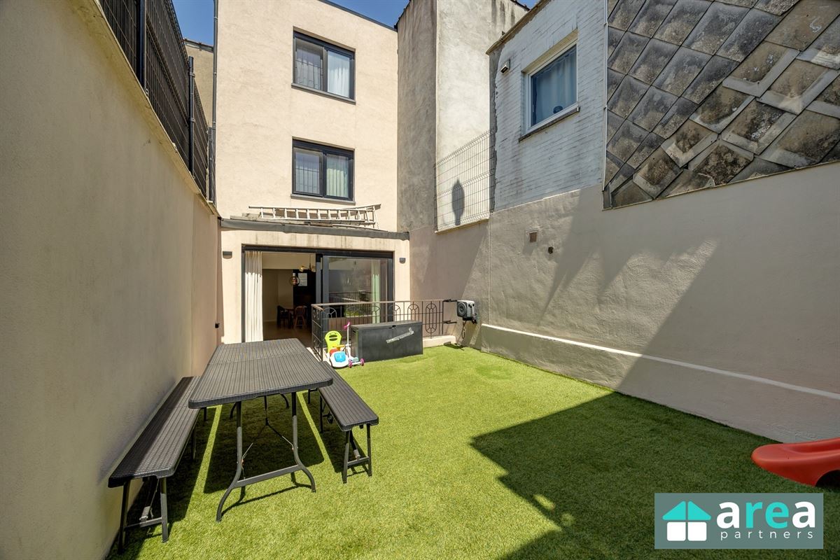 Gerenoveerde energiezuinige woning met 4 slpk en tuin!