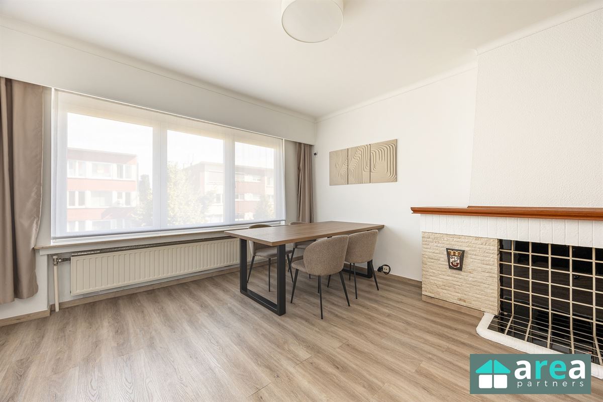 Lichtrijk appartement met 2slpk., terras én autostaanplaats!