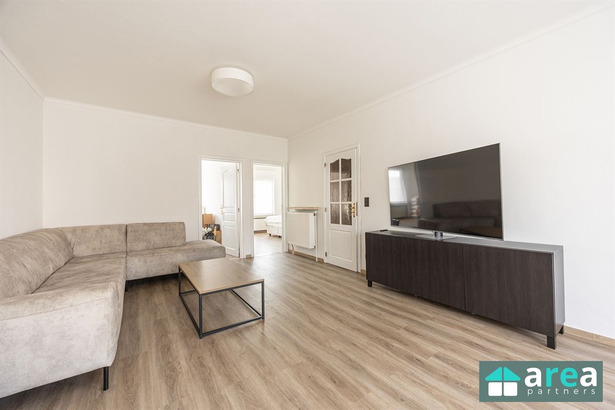 Lichtrijk appartement met 2slpk., terras én autostaanplaats!