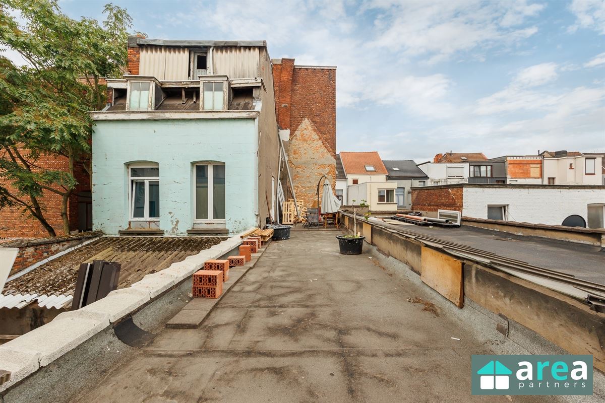 Interessante eigendom bestaande uit 3 units + achterhuis + magazijn!