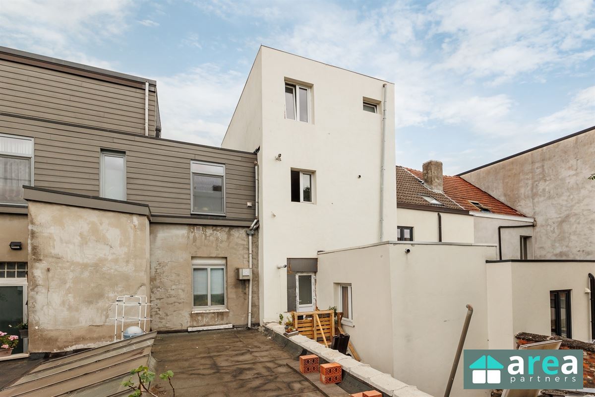 Interessante eigendom bestaande uit 3 units + achterhuis + magazijn!