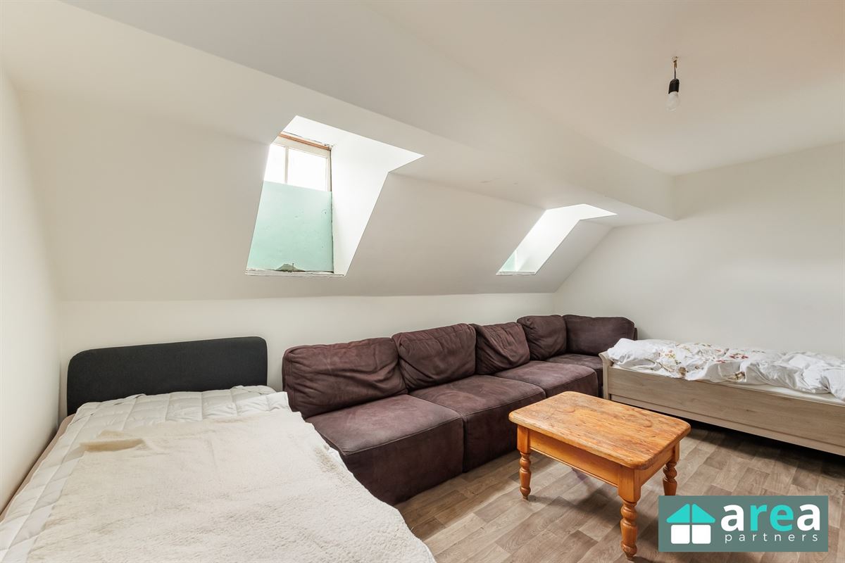 Interessante eigendom bestaande uit 3 units + achterhuis + magazijn!
