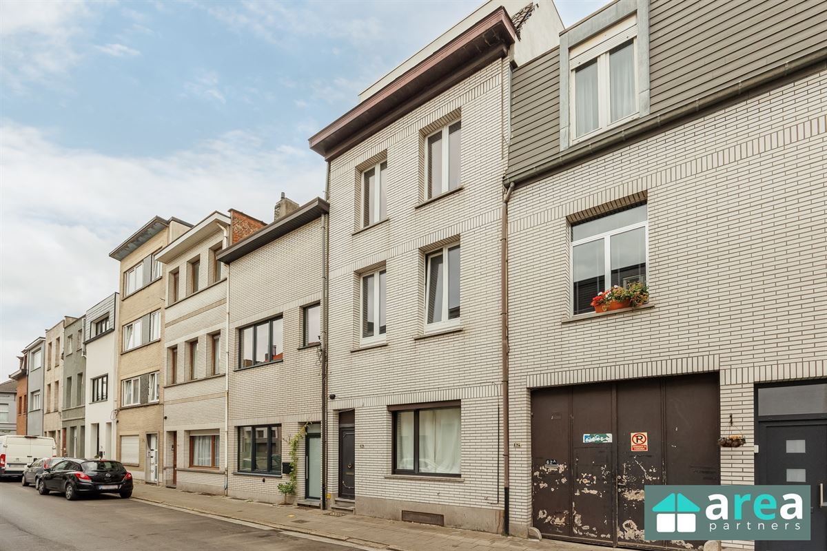 Interessante eigendom bestaande uit 3 units + achterhuis + magazijn!