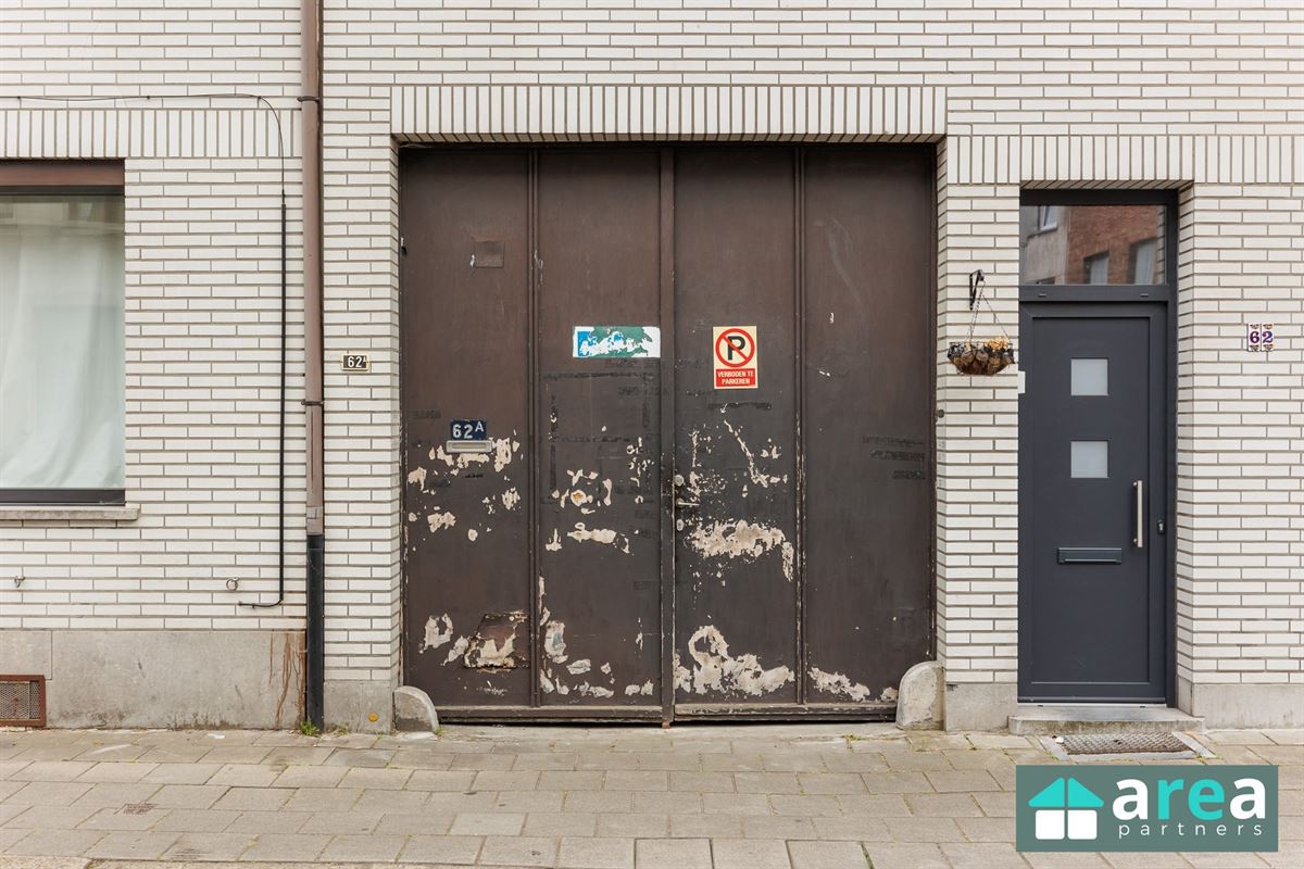 Interessante eigendom bestaande uit 3 units + achterhuis + magazijn!
