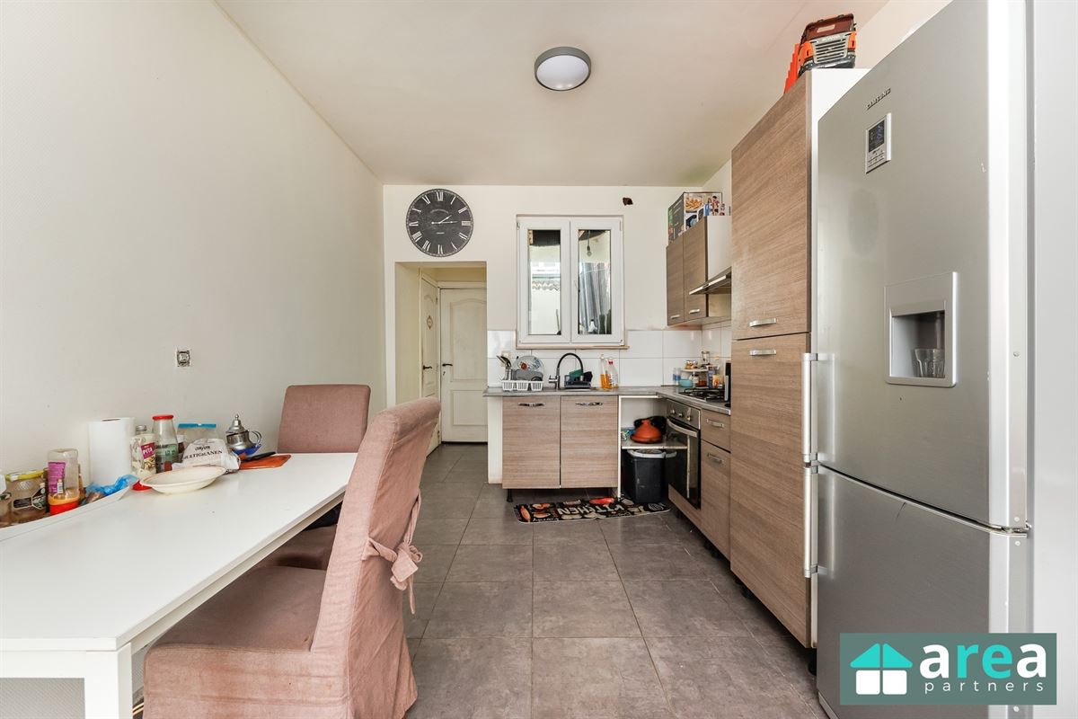 Interessante eigendom bestaande uit 3 units + achterhuis + magazijn!