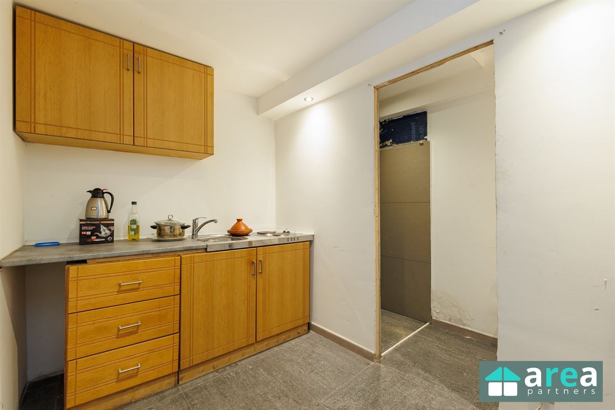 Interessante eigendom bestaande uit 3 units + achterhuis + magazijn!