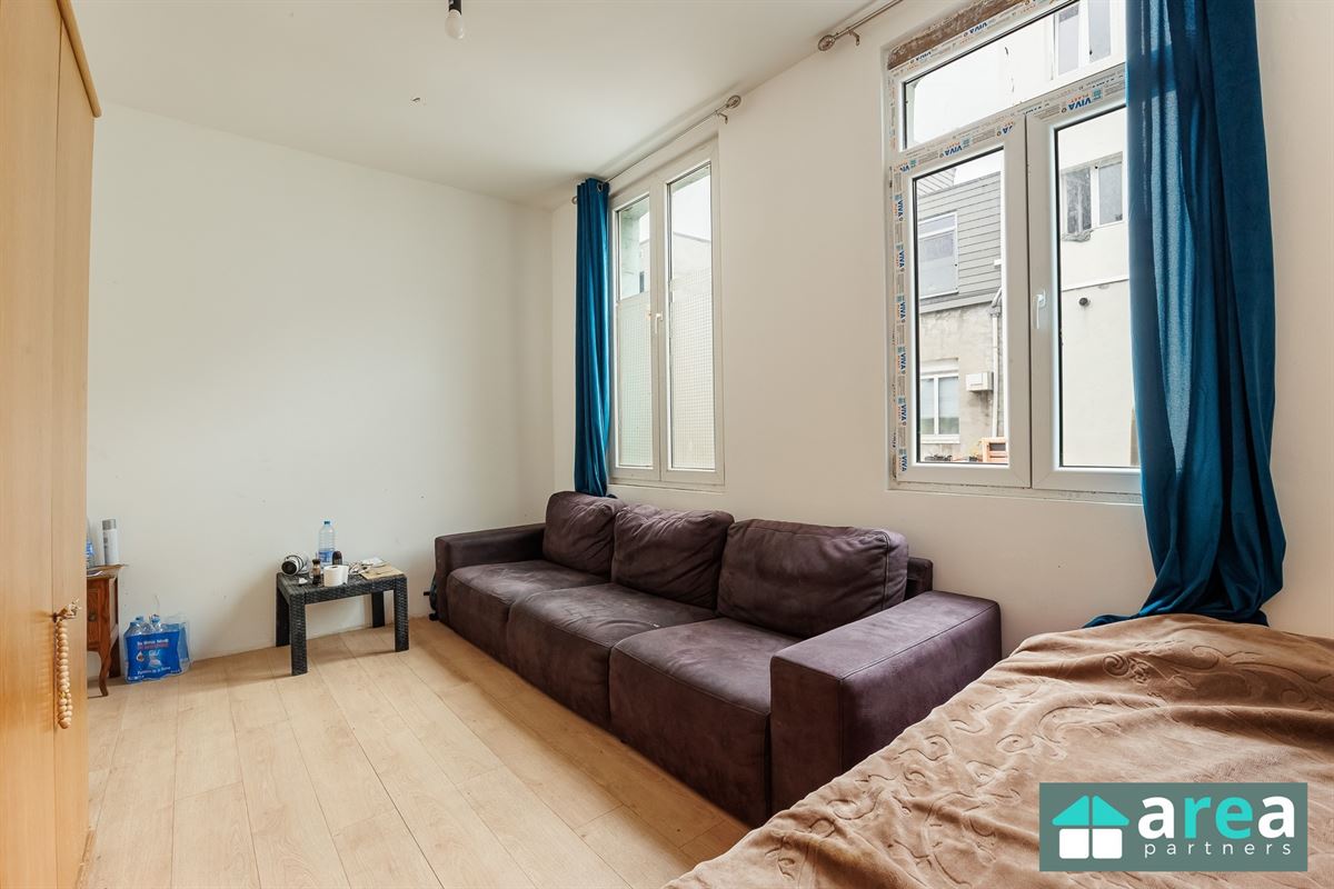 Interessante eigendom bestaande uit 3 units + achterhuis + magazijn!